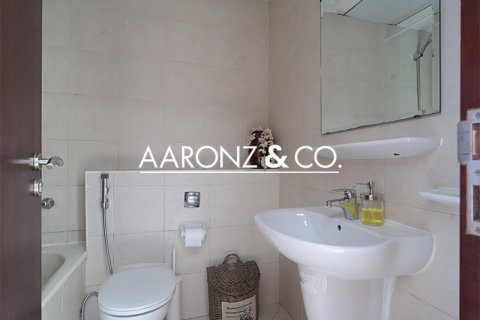 Apartamento en Jumeirah Lake Towers, Dubai, 2 dormitorios, 102 m², № 96538 - foto 12