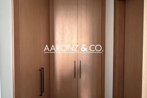 Apartment in Jumeirah Village Circle, Dubai 2 bedrooms, 159 sq.m. № 96537 - photo 7