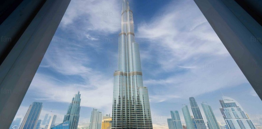 Ático en Dubai, 4 dormitorios, 492.4 m², № 124511