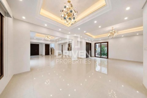 Villa in Mirdif, Dubai 4 bedrooms, 418.99 sq.m. № 136599 - photo 3