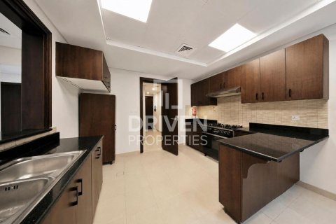 Villa in Mirdif, Dubai 4 bedrooms, 418.99 sq.m. № 136599 - photo 9