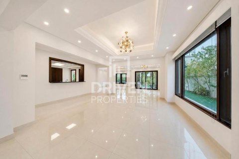 Villa à Mirdif, Dubai, 4 chambres, 418.99 m², № 136599