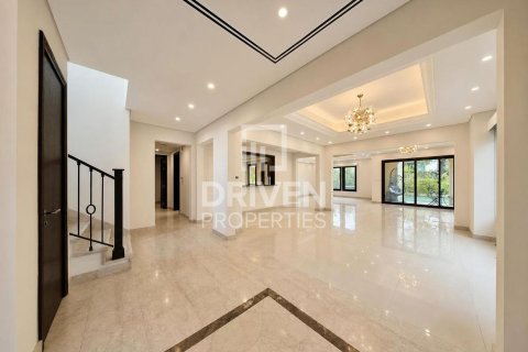 Villa in Mirdif, Dubai 4 bedrooms, 418.99 sq.m. № 136599 - photo 8