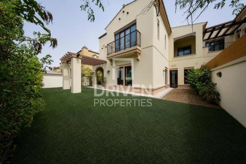 Villa in Mirdif, Dubai 4 bedrooms, 418.99 sq.m. № 136599 - photo 30