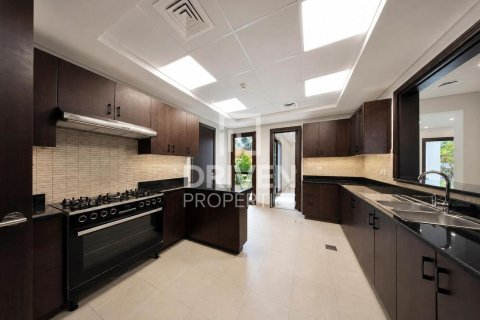 Villa in Mirdif, Dubai 4 bedrooms, 418.99 sq.m. № 136599 - photo 10