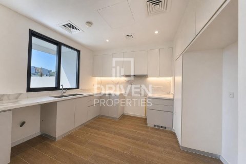 Townhouse in Jebel Ali, Dubai 4 bedrooms, 282.61 sq.m. № 136605 - photo 7