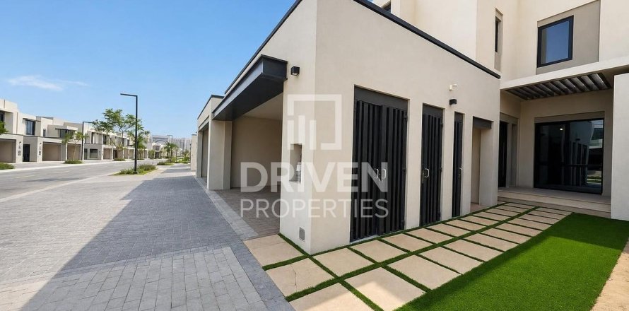 Townhouse in Jebel Ali, Dubai 4 bedrooms, 282.61 sq.m. № 136605