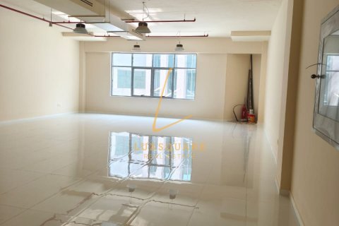 Oficina en Dubai Investment Park, Dubai, 118 m², № 115828
