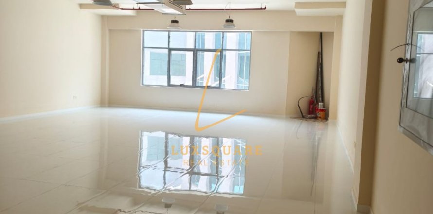 Oficina en Dubai Investment Park, Dubai, 118 m², № 115828