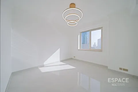 Apartment in AL MURJAN TOWER in Dubai Marina, Dubai 1 bedroom, 110 sq.m. № 123074 - photo 7