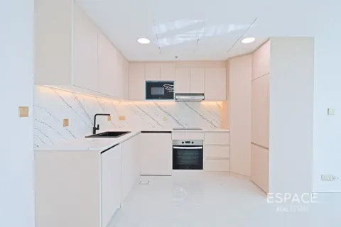Apartment in AL MURJAN TOWER in Dubai Marina, Dubai 1 bedroom, 110 sq.m. № 123074 - photo 12