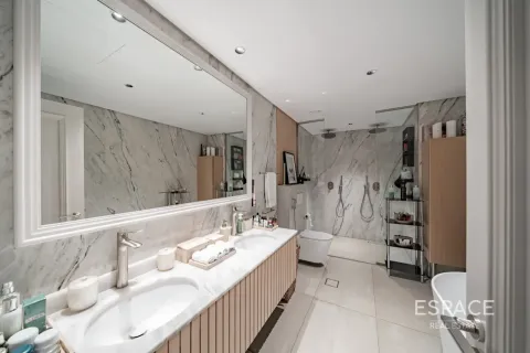 Apartment in Dubai Marina, Dubai 5 bedrooms, 571 sq.m. № 123068 - photo 11