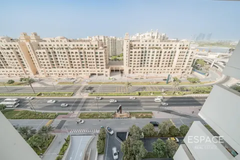Apartment in Palm Jumeirah, Dubai 3 bedrooms, 258 sq.m. № 123072 - photo 18