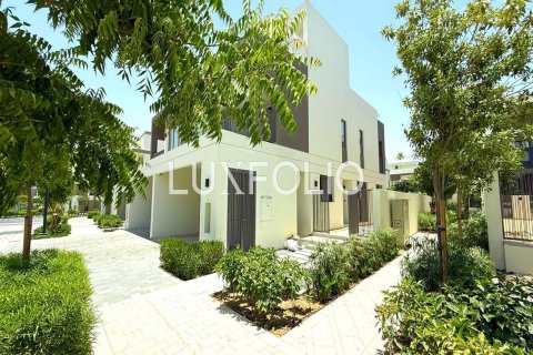 Villa en Aura, Tilal Al Ghaf, Dubai, 4 dormitorios, 317 m², № 45665 - foto 1