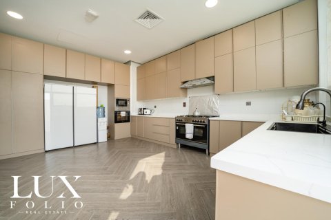 Villa in Nad Al Sheba 1, Nadd Al Sheba, Dubai 4 bedrooms, 465 sq.m. № 45654 - photo 26