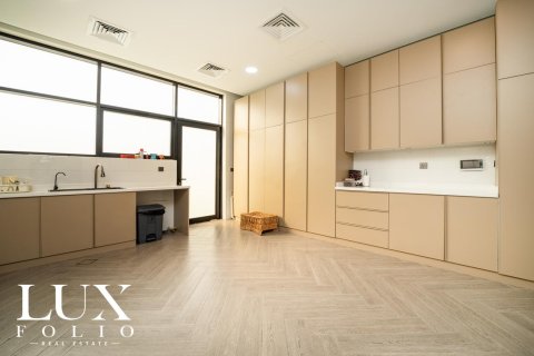 Villa in Nad Al Sheba 1, Nadd Al Sheba, Dubai 4 bedrooms, 465 sq.m. № 45654 - photo 28