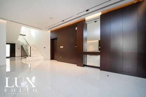 Villa in Nad Al Sheba 1, Nadd Al Sheba, Dubai 4 bedrooms, 465 sq.m. № 45654 - photo 3