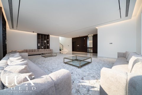 Villa in Nad Al Sheba 1, Nadd Al Sheba, Dubai 4 bedrooms, 465 sq.m. № 45654 - photo 2