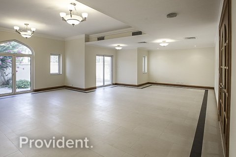Villa in Dubai Festival City, Dubai 4 bedrooms, 331.2 sq.m. № 2868 - photo 2