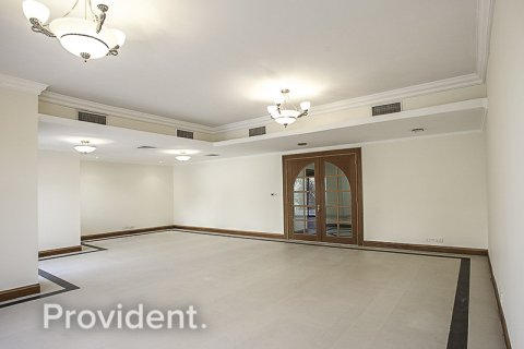 Villa in Dubai Festival City, Dubai 4 bedrooms, 331.2 sq.m. № 2868 - photo 1