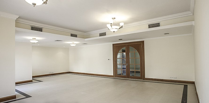 Villa in Dubai Festival City, Dubai 4 bedrooms, 331.2 sq.m. № 2868