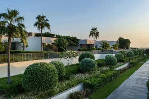 Villa in Dubai 5 bedrooms, 682 sq.m. № 91065 - photo 5