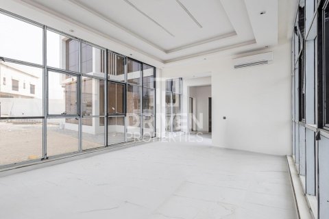 Villa à Al Quoz, Dubai, 5 chambres, 487 m², № 20834 - photo 1