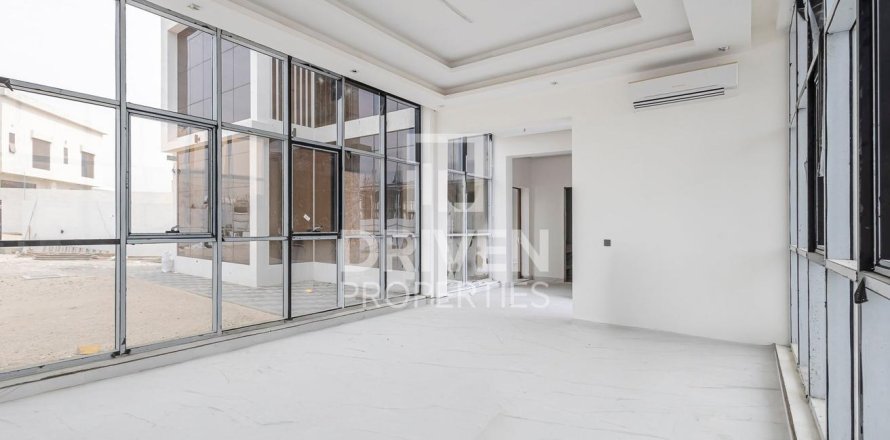 Villa à Al Quoz, Dubai, 5 chambres, 487 m², № 20834