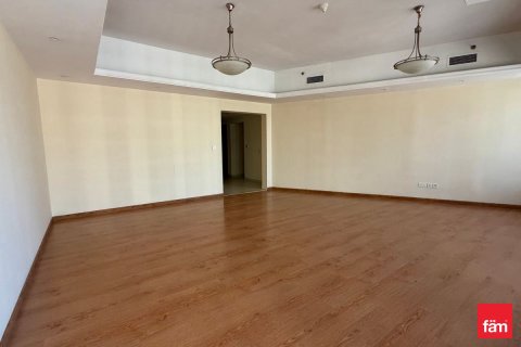 Снять в аренду квартиру в Дубае: 3 спальни, 181.7м², № 94606 - фото 16