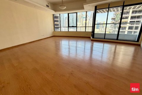 Снять в аренду квартиру в Дубае: 3 спальни, 181.7м², № 94606 - фото 25