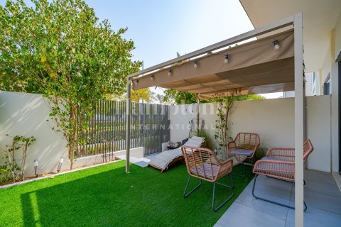 Снять в аренду таунхаус в Sun, Arabian Ranches 3, Дубай: 3 спальни, 180.23182000м², № 63705 - фото 7