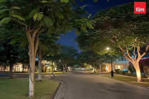 Adosado en Motor City, Dubai, 4 dormitorios, 400 m², № 70572 - foto 23