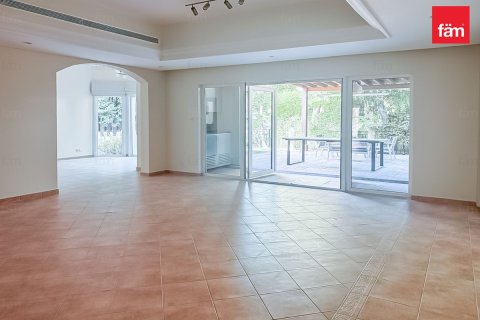 Adosado en Motor City, Dubai, 4 dormitorios, 400 m², № 70572 - foto 4