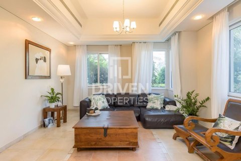 Купить виллу в Dubai Sports City, Дубай: 5 спален, 412м², № 20020 - фото 2