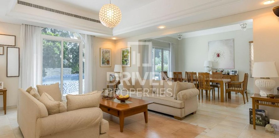 Вилла в Dubai Sports City, Дубай, 5 спален, 412м², № 20020