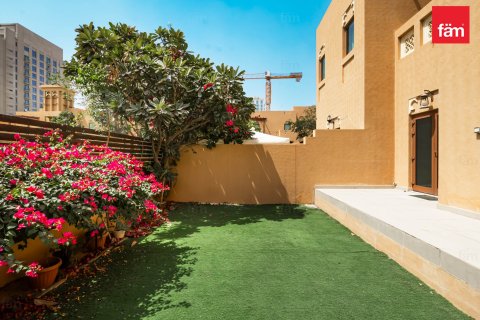 Adosado en Al Furjan, Dubai, 3 dormitorios, 224 m², № 12017 - foto 1