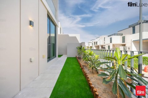 Villa en Dubai, 4 dormitorios, 456.9 m², № 109347 - foto 7