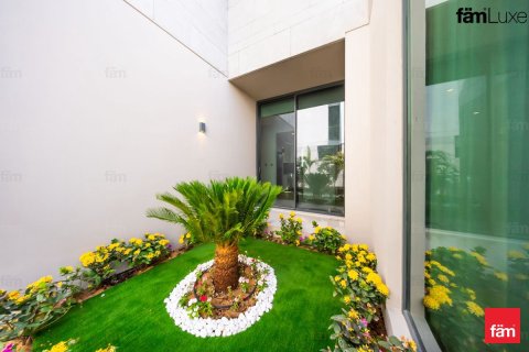 Villa en Dubai, 4 dormitorios, 456.9 m², № 109347 - foto 9