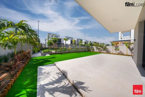 Villa en Dubai, 4 dormitorios, 456.9 m², № 109347 - foto 8