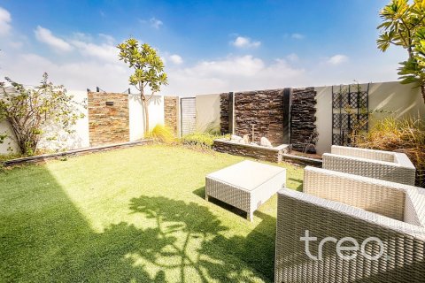 Villa in Dubai South (Dubai World Central), Dubai 3 bedrooms, 150.5 sq.m. № 136283 - photo 23