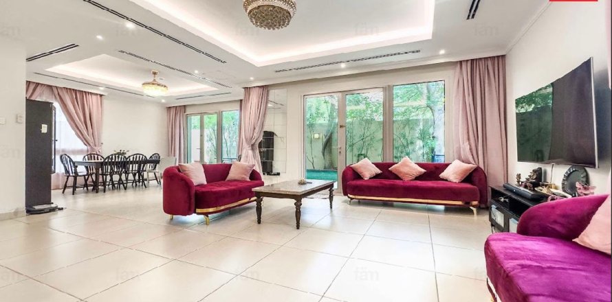 Вилла в Аль-Барше, Дубай, 3 спальни, 332.7м², № 41046