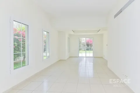 Townhouse in Springs 12, The Springs, Dubai 3 bedrooms, 209 sq.m. № 122866 - photo 4