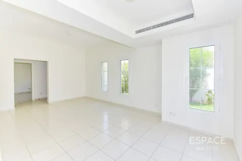 Townhouse in Springs 12, The Springs, Dubai 3 bedrooms, 209 sq.m. № 122866 - photo 5