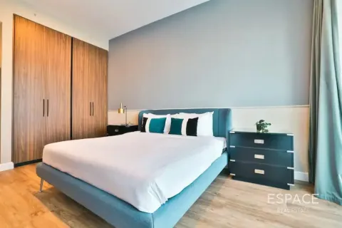 Apartment in Dubai Marina, Dubai 4 bedrooms, 228 sq.m. № 122864 - photo 8