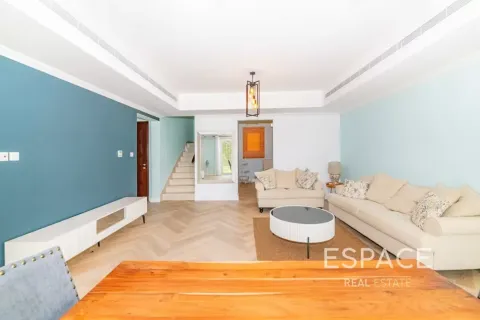 Villa in Springs 4, The Springs, Dubai 3 bedrooms, 228 sq.m. № 122869 - photo 5