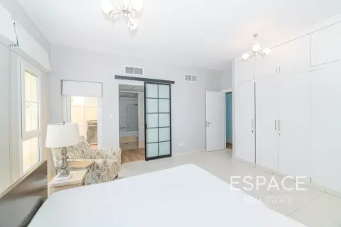 Villa in Springs 4, The Springs, Dubai 3 bedrooms, 228 sq.m. № 122869 - photo 13