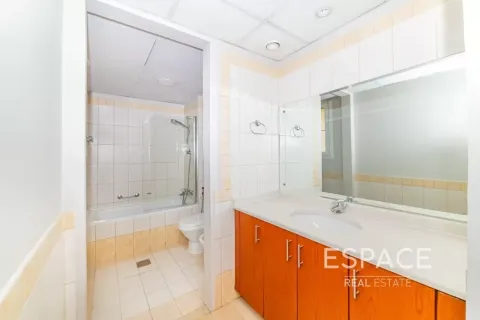 Villa in Springs 4, The Springs, Dubai 3 bedrooms, 228 sq.m. № 122869 - photo 15