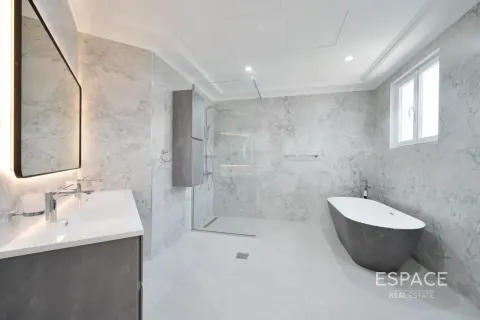 Villa in Palm Jumeirah, Dubai 4 bedrooms, 465 sq.m. № 122863 - photo 11