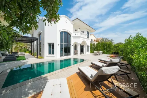 Villa in Palm Jumeirah, Dubai 4 bedrooms, 465 sq.m. № 122863