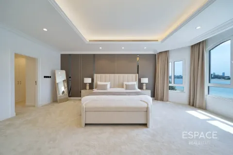 Villa in Palm Jumeirah, Dubai 4 bedrooms, 465 sq.m. № 122863 - photo 10